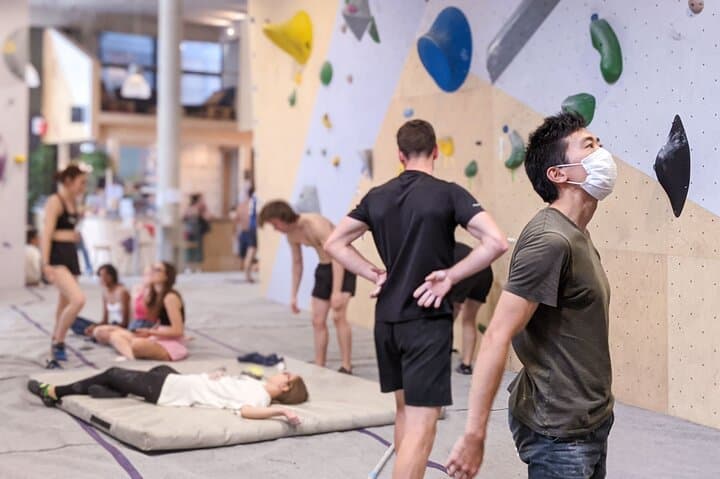 Climb Le Triangle: Bercy Village Indoor Bouldering & Top-Rope in Paris photo 3