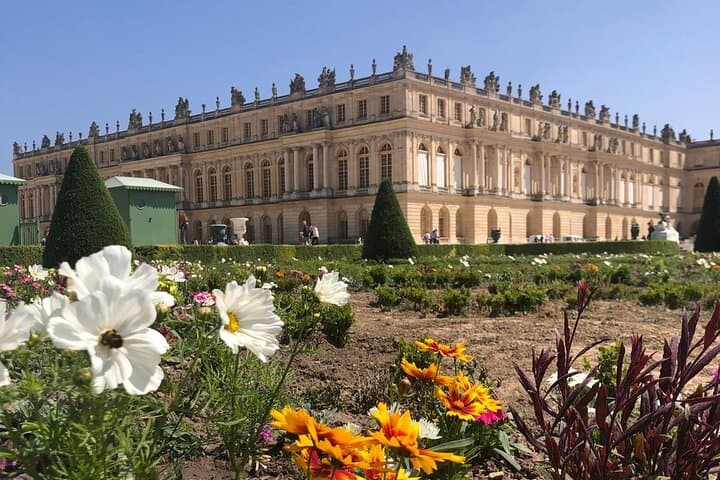 Private Versailles Palace Tour: Skip-the-Line Royal Experience photo 3