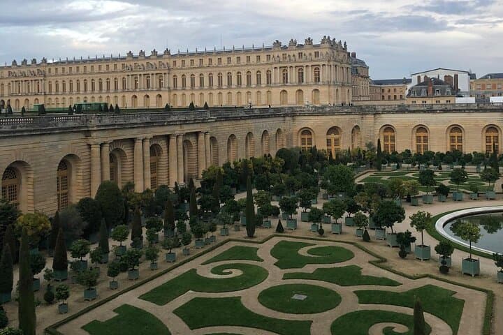 Private Versailles Palace Tour: Skip-the-Line Royal Experience photo 6