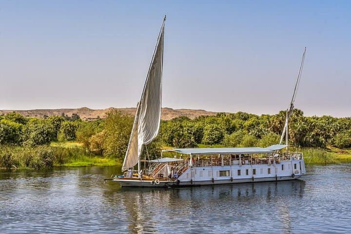 4-Day Dahabiya Nile Cruise Aswan to Luxor — Philae, Kom Ombo & Luxor Temples photo 2