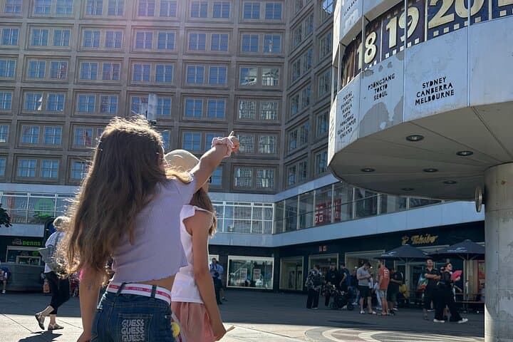 Berlin Family Self-Guided Exploration Game — 3km Historic Scavenger Hunt photo 4