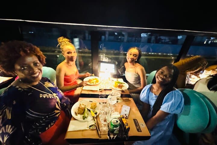 Dubai Nighttime Fine-Dining Panoramic Sightseeing Bus Tour photo 3