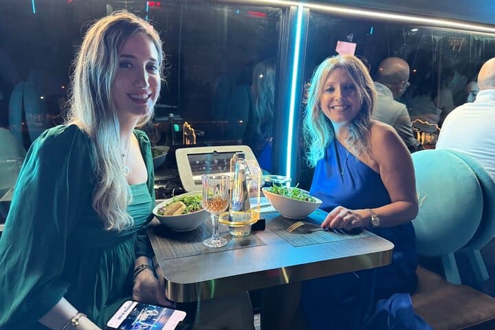 Dubai Nighttime Fine-Dining Panoramic Sightseeing Bus Tour photo 5