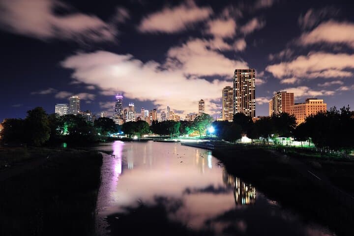 Chicago Ghost Walk: Private 2-Hour Lincoln Park Evening Tour