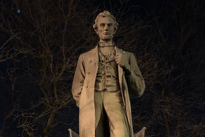 Chicago Ghost Walk: Private 2-Hour Lincoln Park Evening Tour photo 2