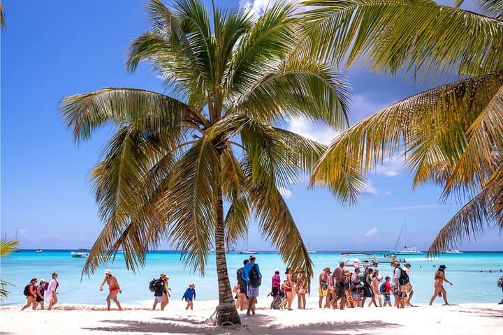 Private Catamaran to Isla Saona & Palmilla — Punta Cana Full-Day Charter photo 3