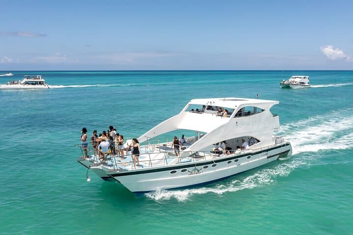 Private Catamaran to Isla Saona & Palmilla — Punta Cana Full-Day Charter photo 6