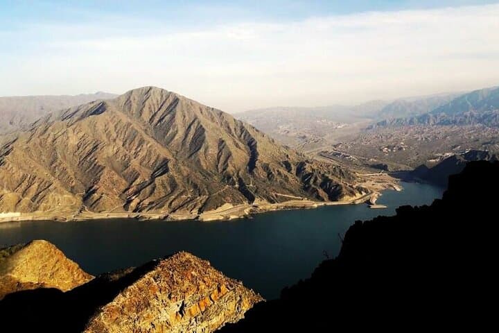 Panoramic Trekking to the Black Edge: Punta Negra & Ullum Lake Views photo 4