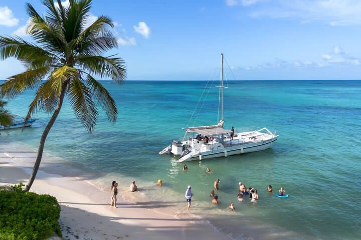 Private Punta Cana Catamaran: Snorkeling, BBQ & Open Bar (3-Hour) photo 4