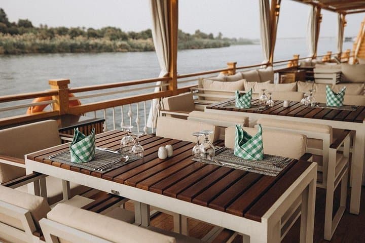 4-Day Dahabiya Nile Cruise Aswan to Luxor — Philae, Kom Ombo & Luxor Temples photo 1