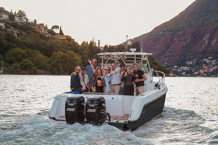 Private 1-Hour Boat Tour on Lake Como: Villas, Views & Custom Cruise photo 2