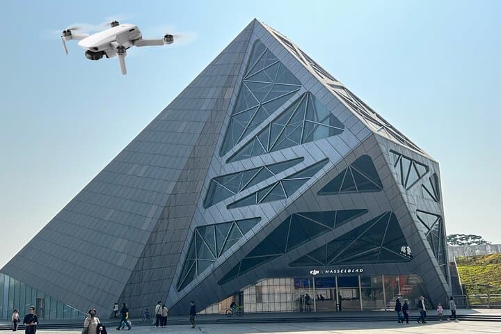Shenzhen Tech Tour: DJI Flagship, Huaqiangbei Electronics Market & Lianhua Mountain Sunset