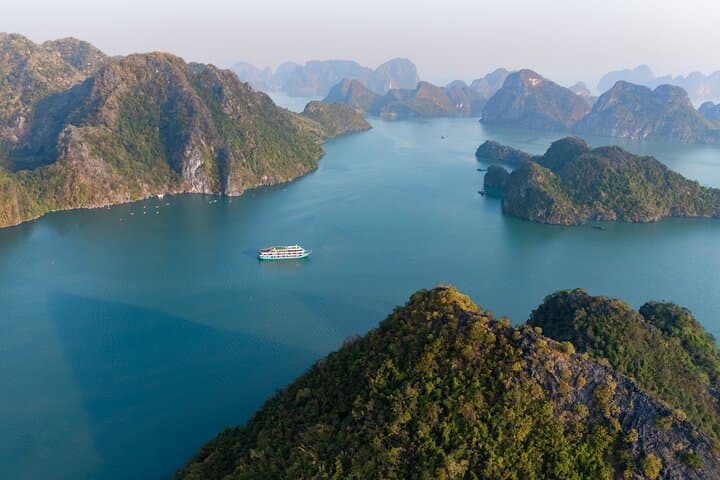3-Day Luxury Cruise in Halong & Lan Ha Bay — Kayak, Viet Hai Village & White-Sand Beaches photo 2