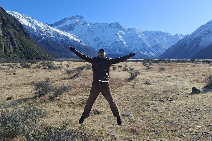Aoraki/Mount Cook Private Day Tour from Dunedin — Lake Pukaki & Hooker Valley photo 4