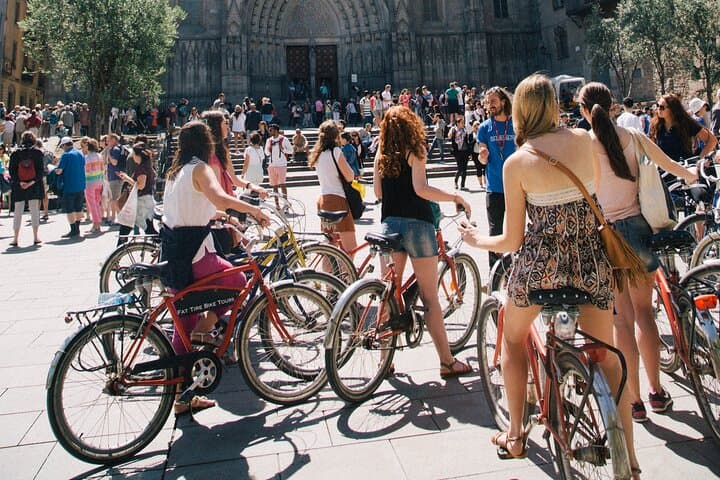 Barcelona Bike Rentals — Gothic Quarter to Seafront Cycling