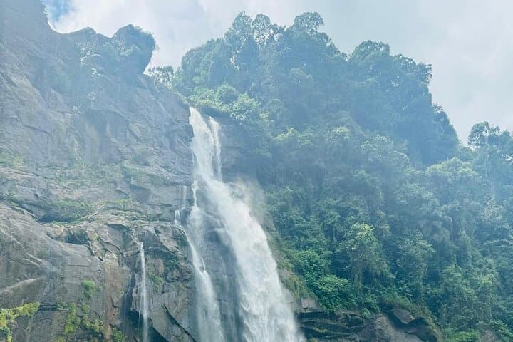 10-Day Sakaram Chronicles: A Custom Sri Lanka Road Trip from Colombo to Jaffna