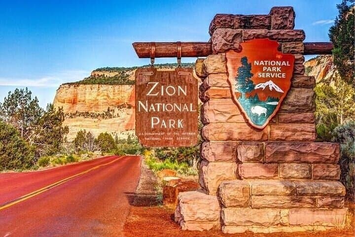 Bryce Canyon & Zion Private Day Trip from Las Vegas — Hoodoos, Canyons & Lookouts