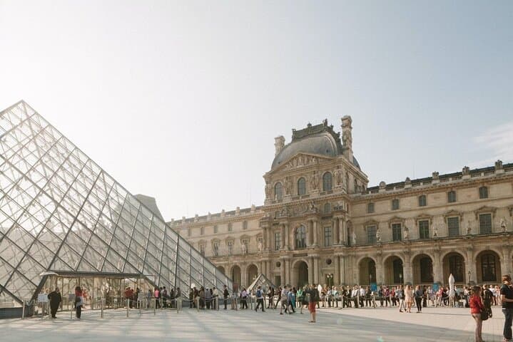 Half-Day Small-Group Paris City Tour: Eiffel, Louvre & Notre-Dame by Minivan photo 4