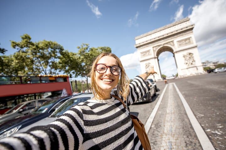 Half-Day Small-Group Paris City Tour: Eiffel, Louvre & Notre-Dame by Minivan photo 6