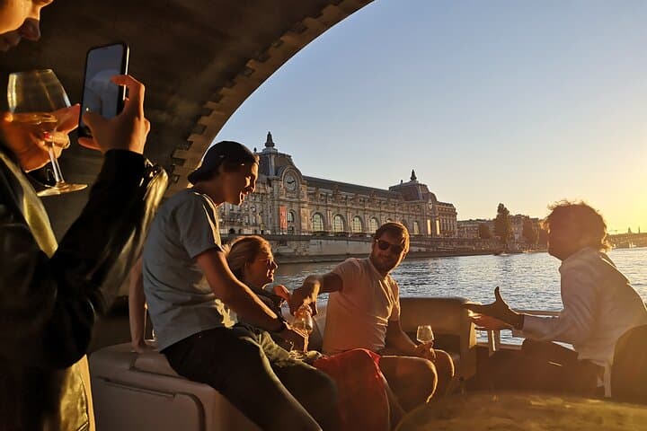 Seine Cocktail Workshop Cruise: Luxe French Mixology on a Paris River Boat photo 2