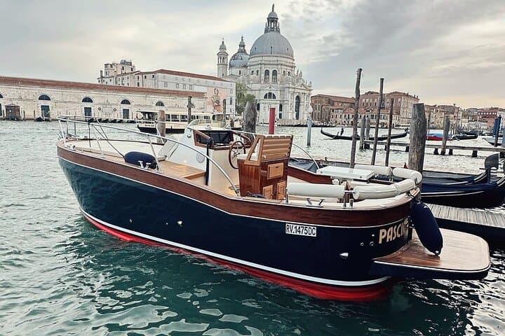 Private Venice Lagoon Boat Tour: Murano, Burano & Sunset Aperitivo