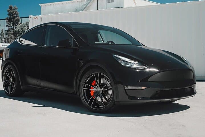 Private Newark Liberty Airport Transfer — Tesla & Mercedes Luxury Car Service photo 3