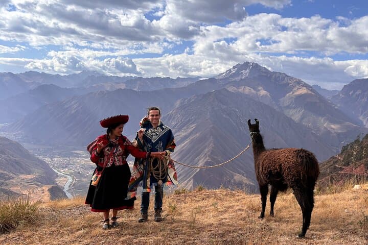 Walk with Alpacas in Peru's Sacred Valley: Half-Day Cultural Hike from Cusco photo 3