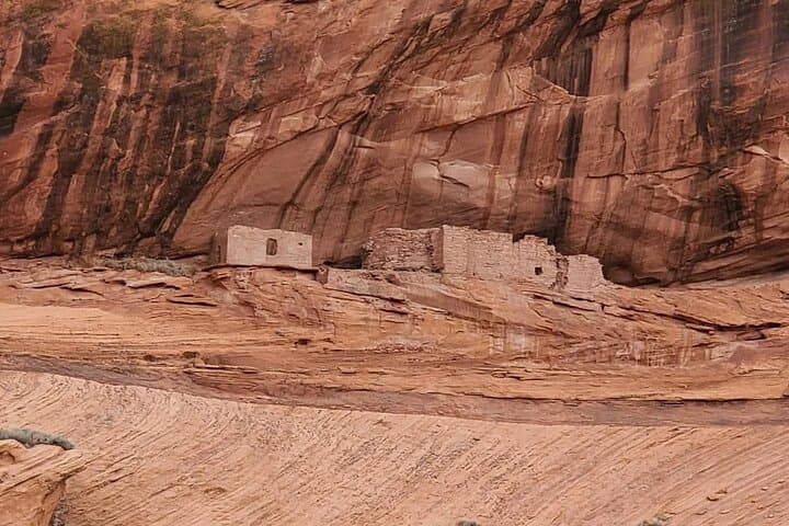 Canyon Combo Tours: 4x4 and Guided Walks Through Canyon de Chelly
