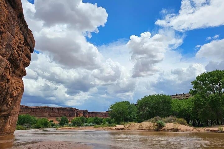 Canyon Combo Tours: 4x4 and Guided Walks Through Canyon de Chelly photo 3