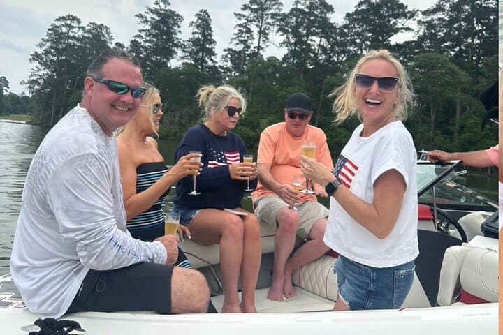 Private Lake Conroe Boat Charter: Custom Parties, Wakesurf & Sunset Cruises photo 3