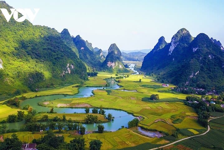 Ba Be Lake: 2-Day Boat and Motorbike Adventure from Cao Bang
