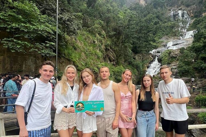 Ella Day Trip: Ravana Falls, Little Adam’s Peak & Nine Arch Bridge