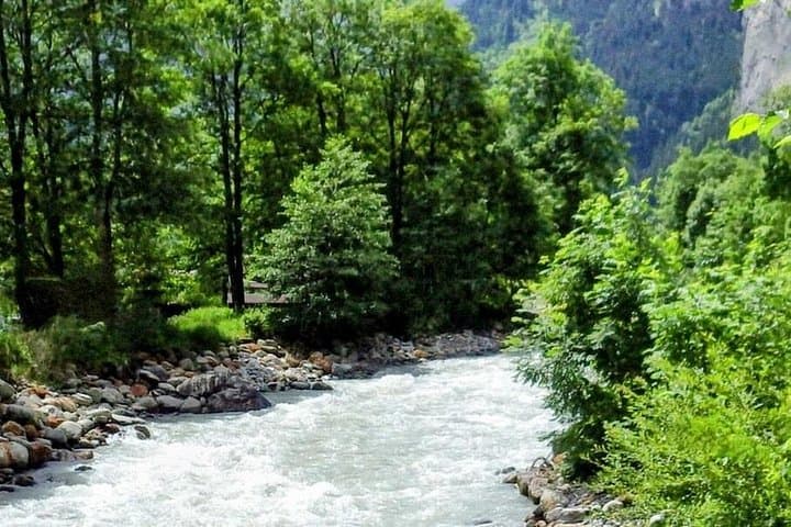 Interlaken to Lauterbrunnen: Early-Morning Staubbach & Stechelberg Waterfall Express photo 3