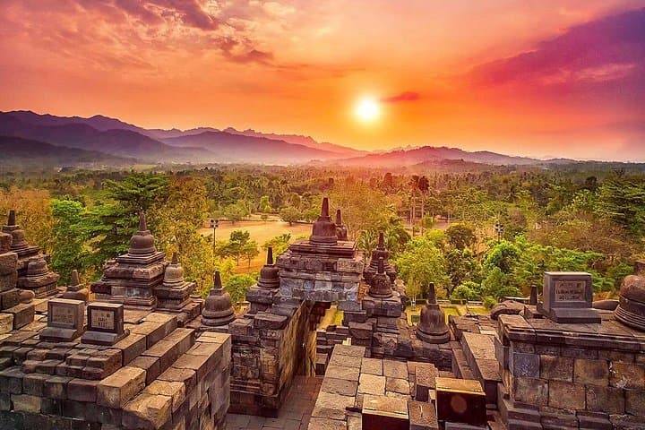 12-Day Customized Indonesia Family Tour — Borobudur, Ubud, Komodo & Snorkeling photo 1