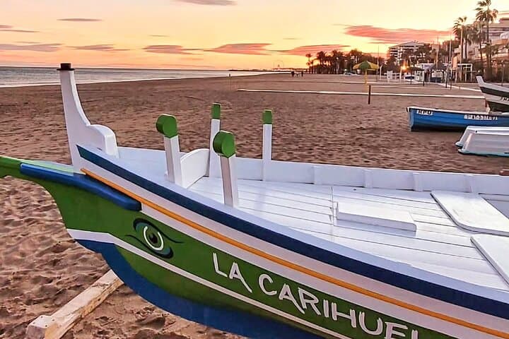 Self-Guided Scavenger Hunt in Torremolinos: Carihuela to Bajondillo Walk photo 2
