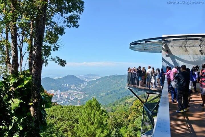 Penang Hill Fast Lane & George Town City Tour: Temples, Colonial Streets, Panoramic Views photo 2