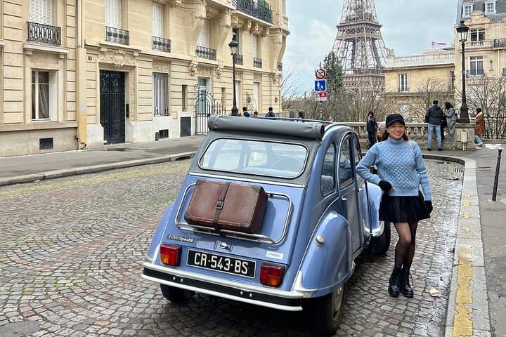 Paris in a 2CV: Classic 2-Hour Vintage Car Tour photo 3