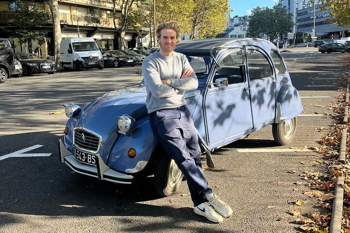 Paris in a 2CV: Classic 2-Hour Vintage Car Tour photo 6