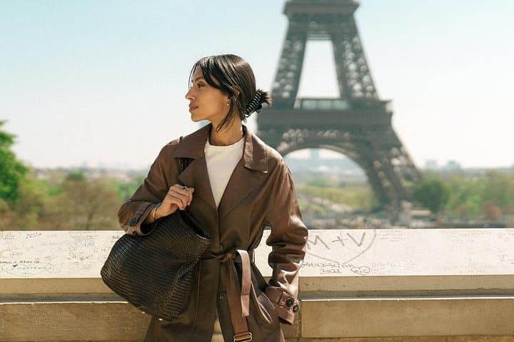 Eiffel Tower Vintage Photoshoot: Paris Film-Style Portrait Session photo 1