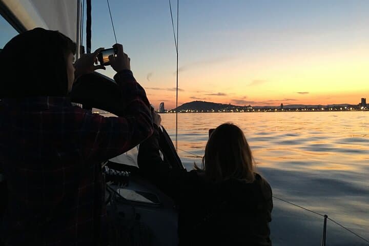 Sunset Sailing in Barcelona with Unlimited Cava
