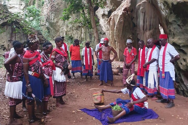 Panga ya Saidi: Explore Africa's Oldest Human Burial Site Near Kilifi photo 5