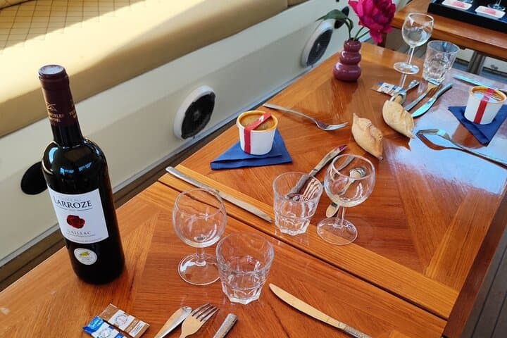 Seine Cocktail Workshop Cruise: Luxe French Mixology on a Paris River Boat photo 3