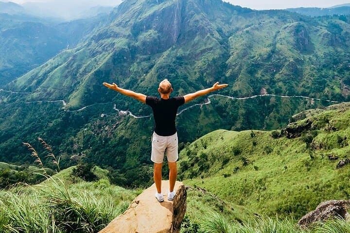 8-Day Private Sri Lanka Round Tour — Beaches, Hill Country, Safari & Cultural Triangle