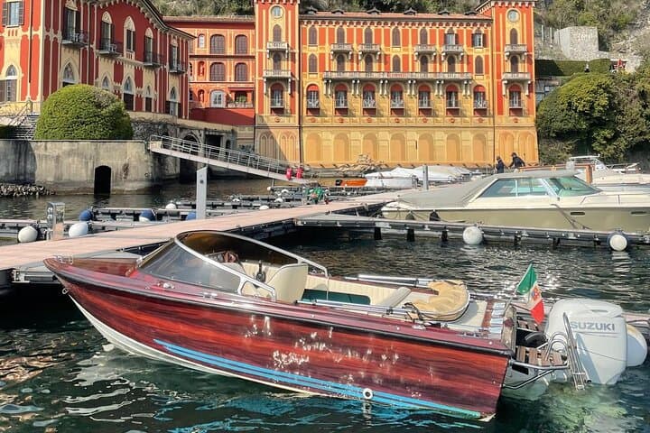 Private Classic Wooden Boat Tour on Lake Como