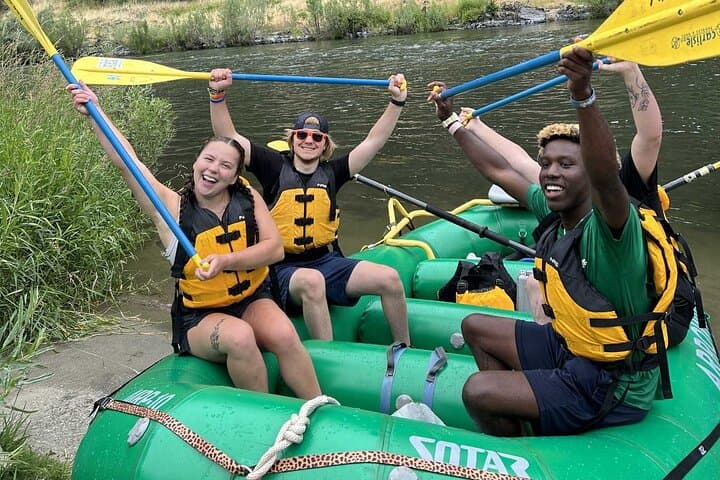 Half-Day Rogue River Rafting Through Hellgate Canyon Near Grants Pass photo 4