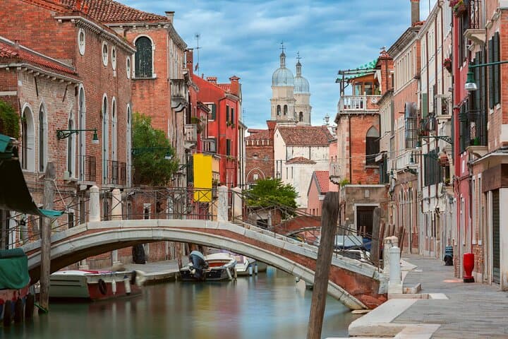 Peggy Guggenheim Collection & Dorsoduro Art Walk — Venice Guided 2‑Hour Tour photo 3