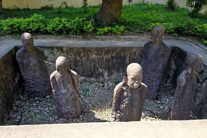 Stone Town Walking Tour & Lukmaan Lunch — Explore Zanzibar's Historic Heart photo 3
