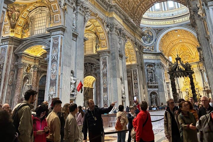 Early Access St. Peter's Basilica Guided Tour: Skip the Line & Explore the Grottoes photo 5
