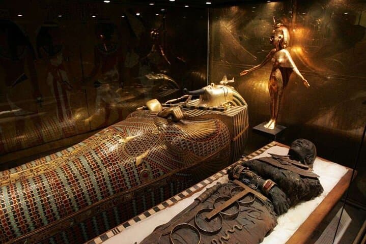 Luxor Day Trip from Hurghada: Valley of the Kings, King Tut & Karnak in One Day