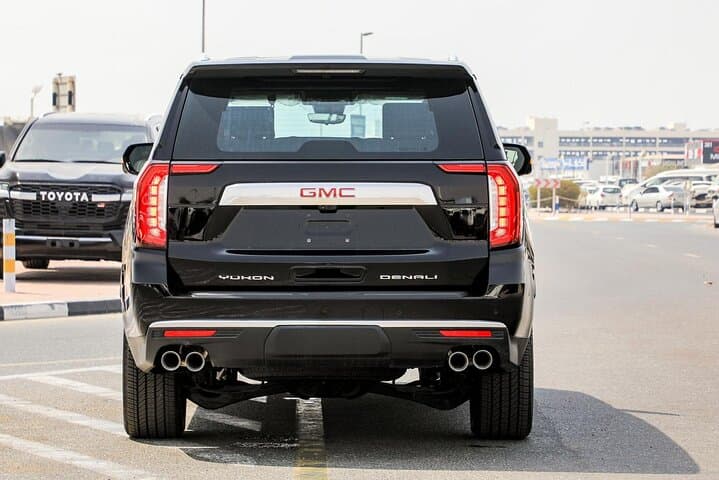 Private Limousine Dubai Transport Experience: Luxury Chauffeur Service & Custom Routes photo 2